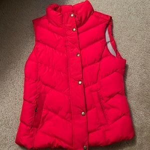 Women’s gap puffer vest size medium